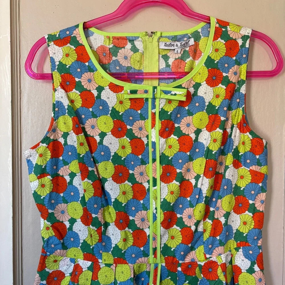 Tatyana Tailor & Twirl Samantha Dress in Floral NWT - Picture 4 of 12
